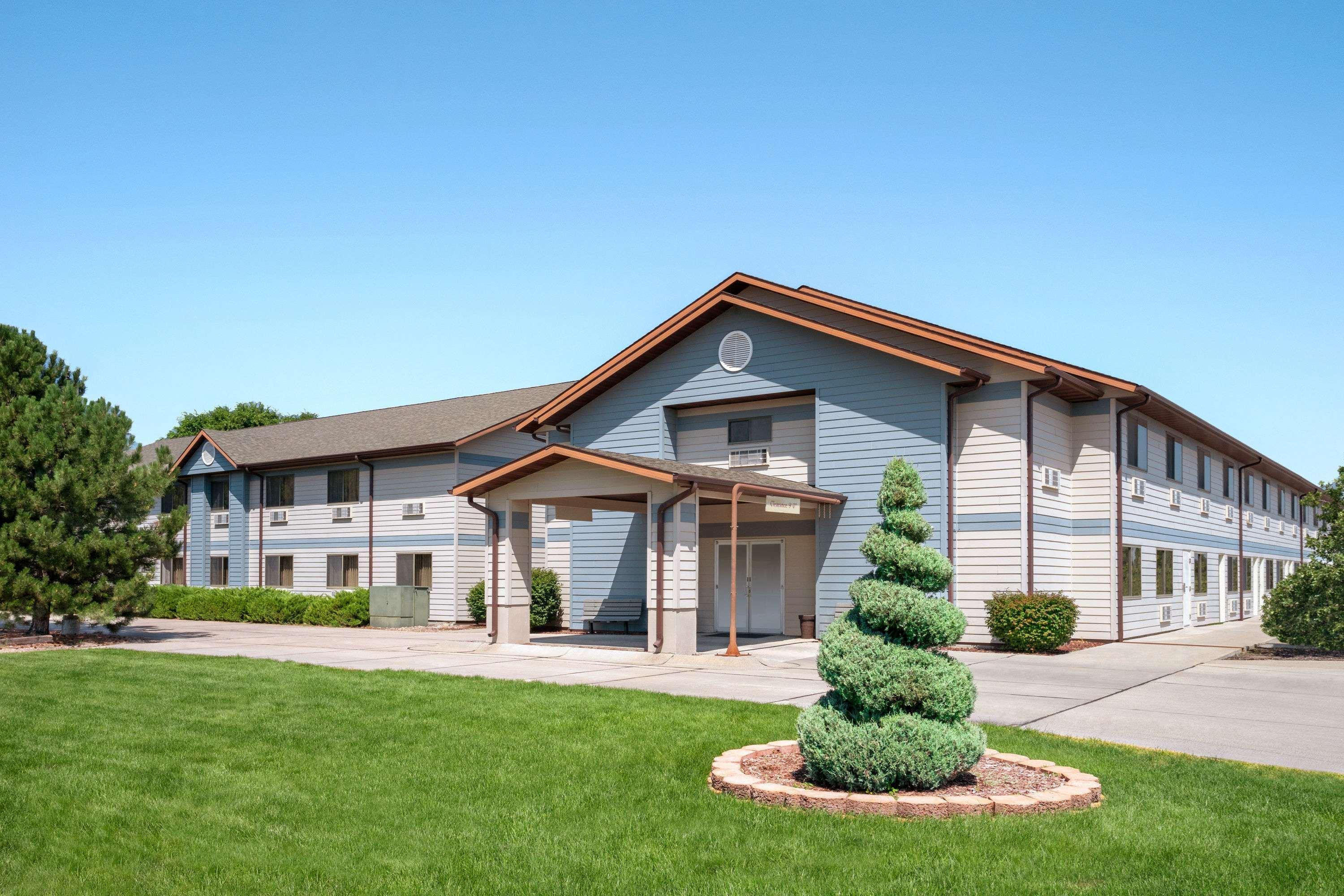 Travelodge By Wyndham Morrill Esterno foto