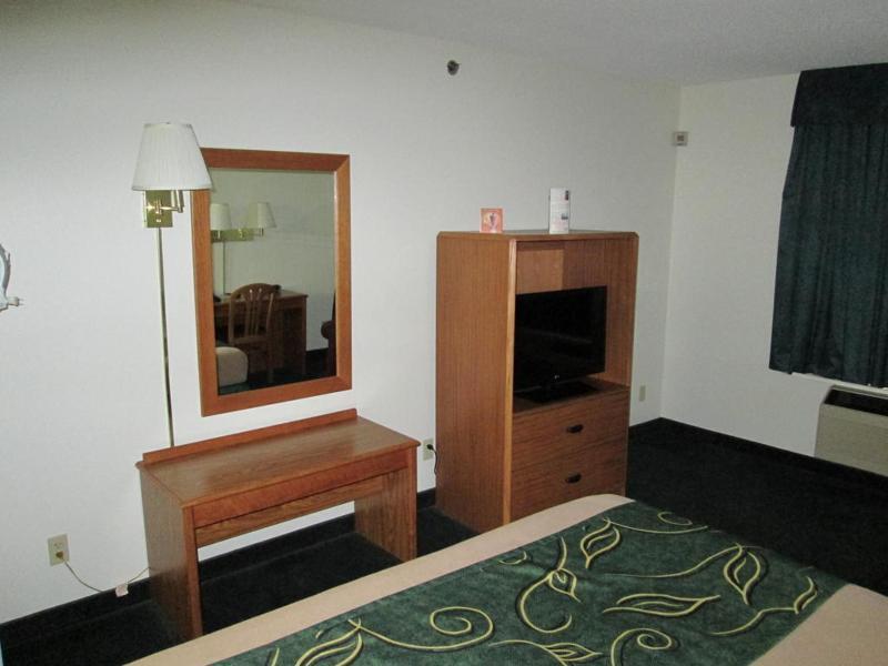 Travelodge By Wyndham Morrill Esterno foto