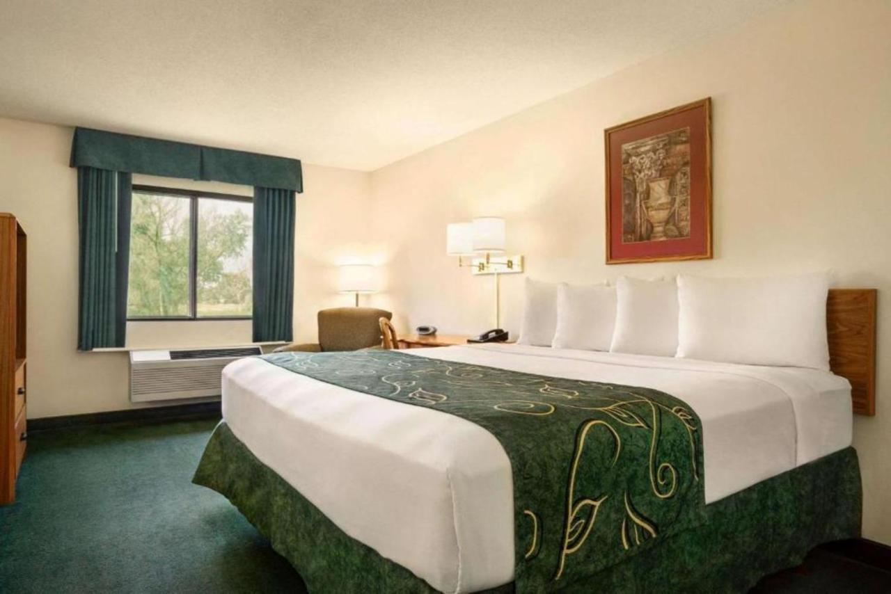 Travelodge By Wyndham Morrill Esterno foto