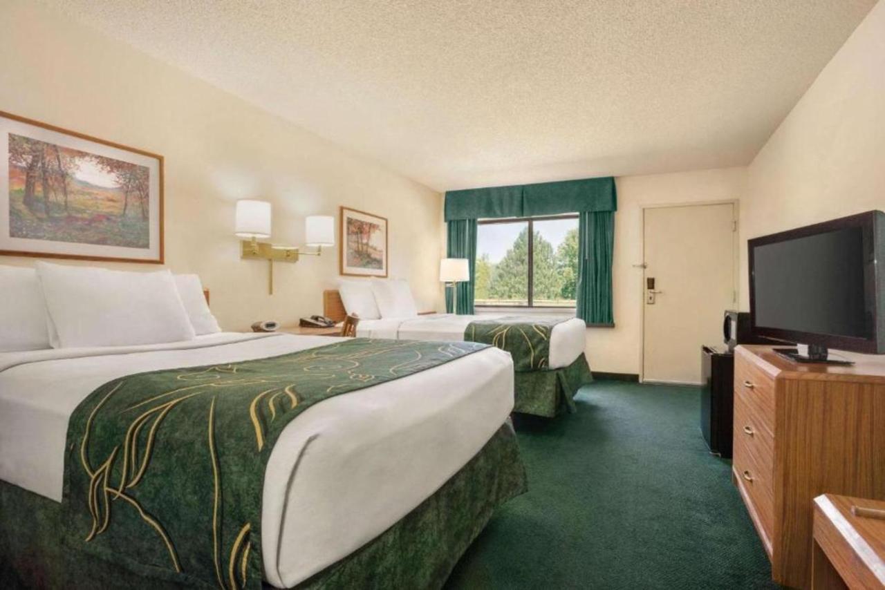 Travelodge By Wyndham Morrill Esterno foto